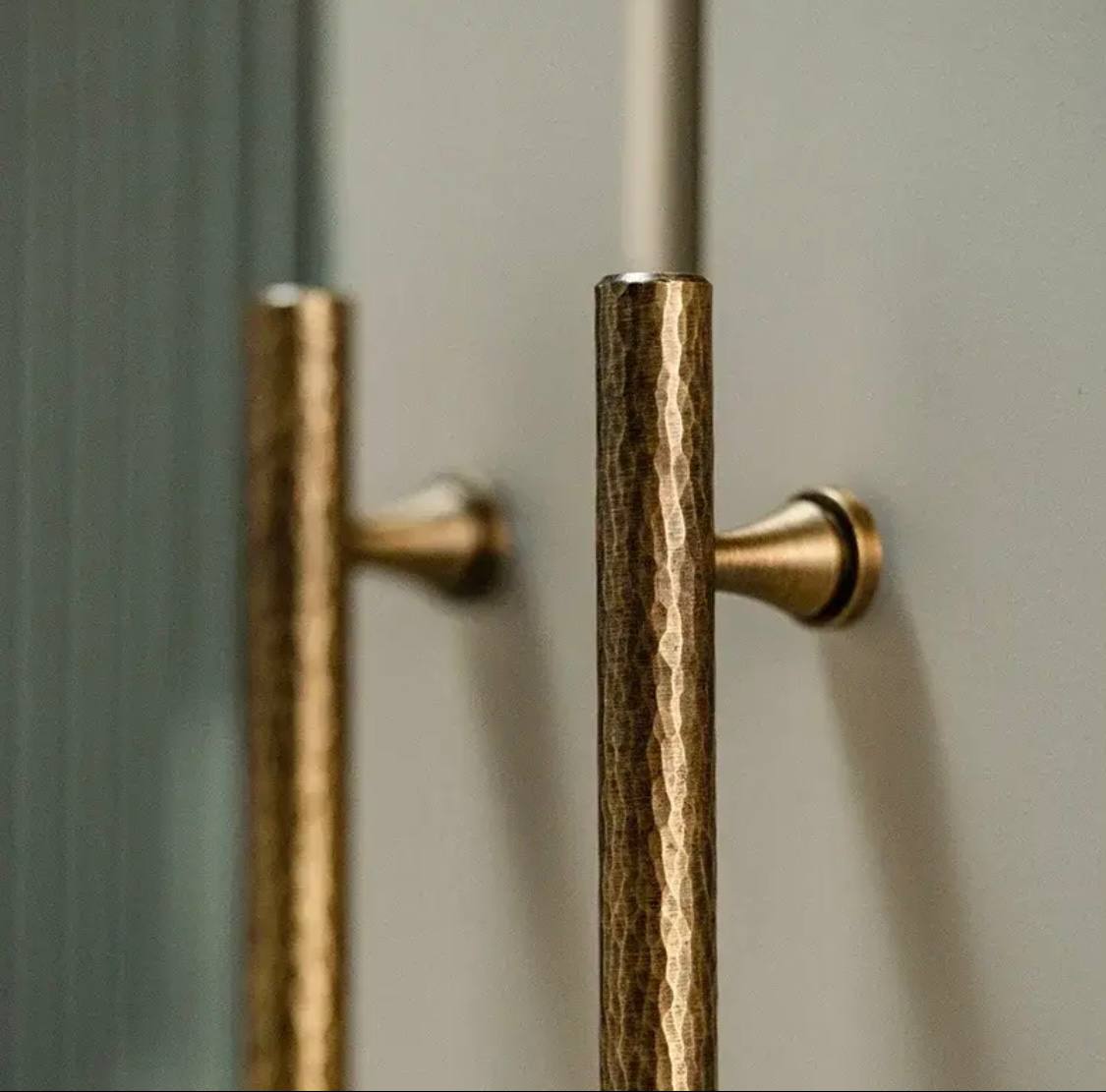 Modern Metal Long Door Handles Large Metal Bar Pulls Knobs Modern Cabinet Handles Kitchen Knob Wardrope Pull Knob furniture Bronze handles